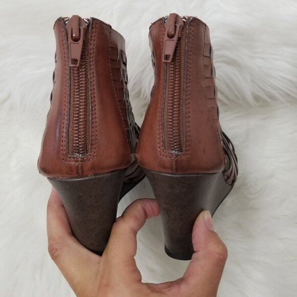 American Eagle Brown Vegan Faux Leather Woven PeepToe Wedge Business Casual 6.5W - Picture 4 of 9